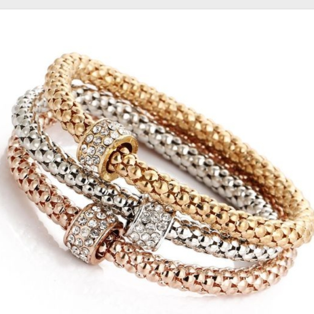 🔥4/$20  3-piece Rolling charm bracelet🍒